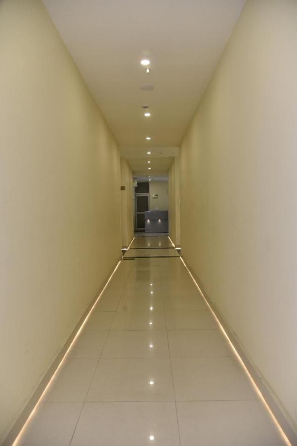 Hotel Tridev Grand Varanasi Eksteriør bilde