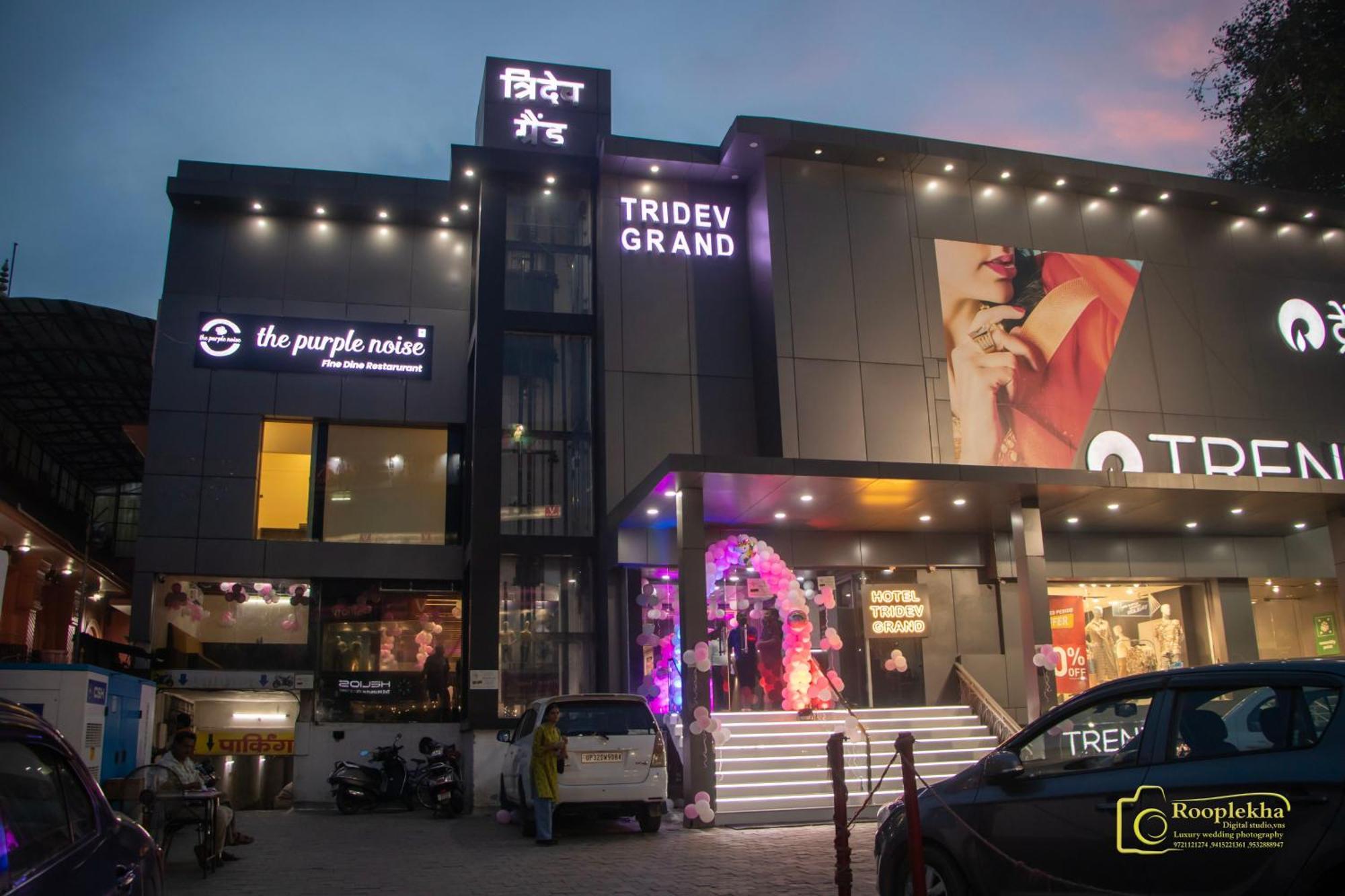 Hotel Tridev Grand Varanasi Eksteriør bilde
